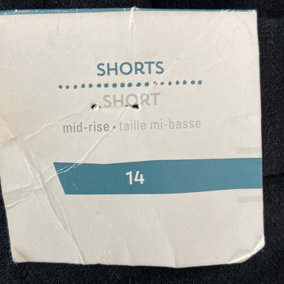Old Navy Mid-Rise Black Shorts Size 14 - Picture 4 of 7